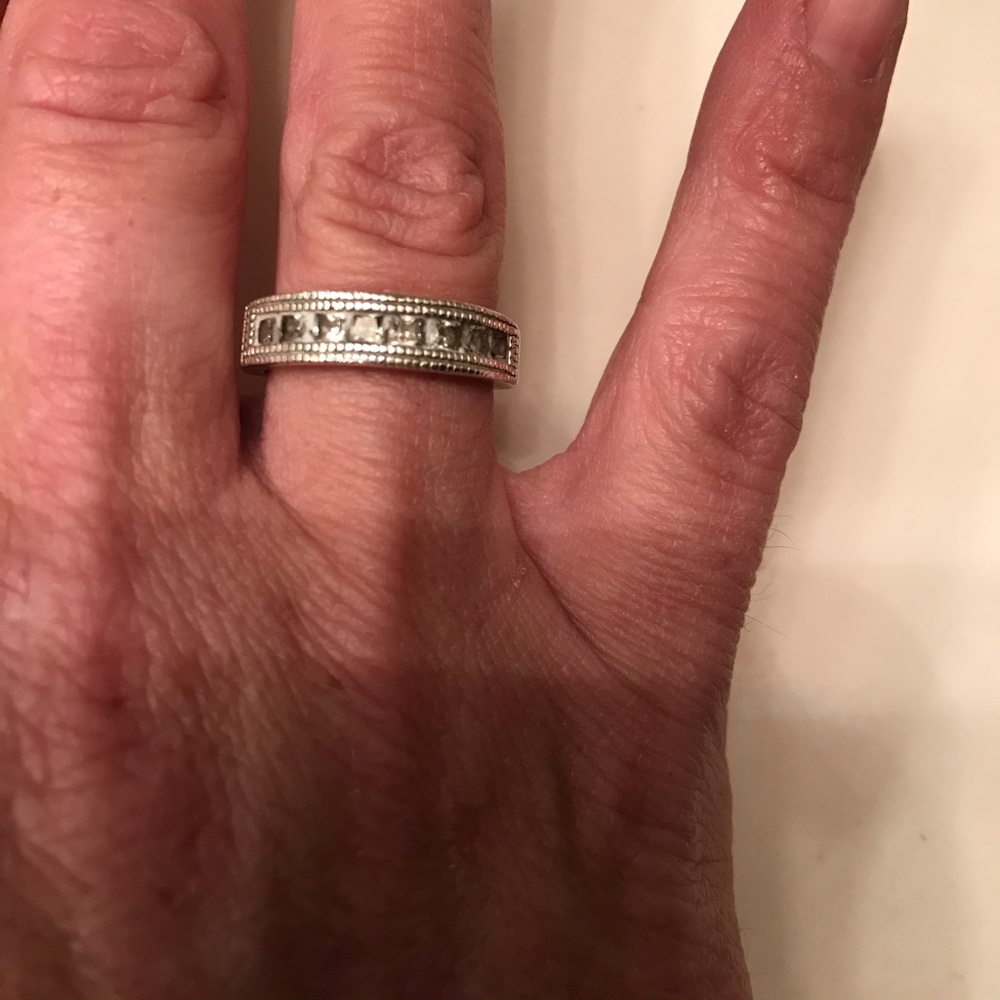 Gorgeous 925 silver ring